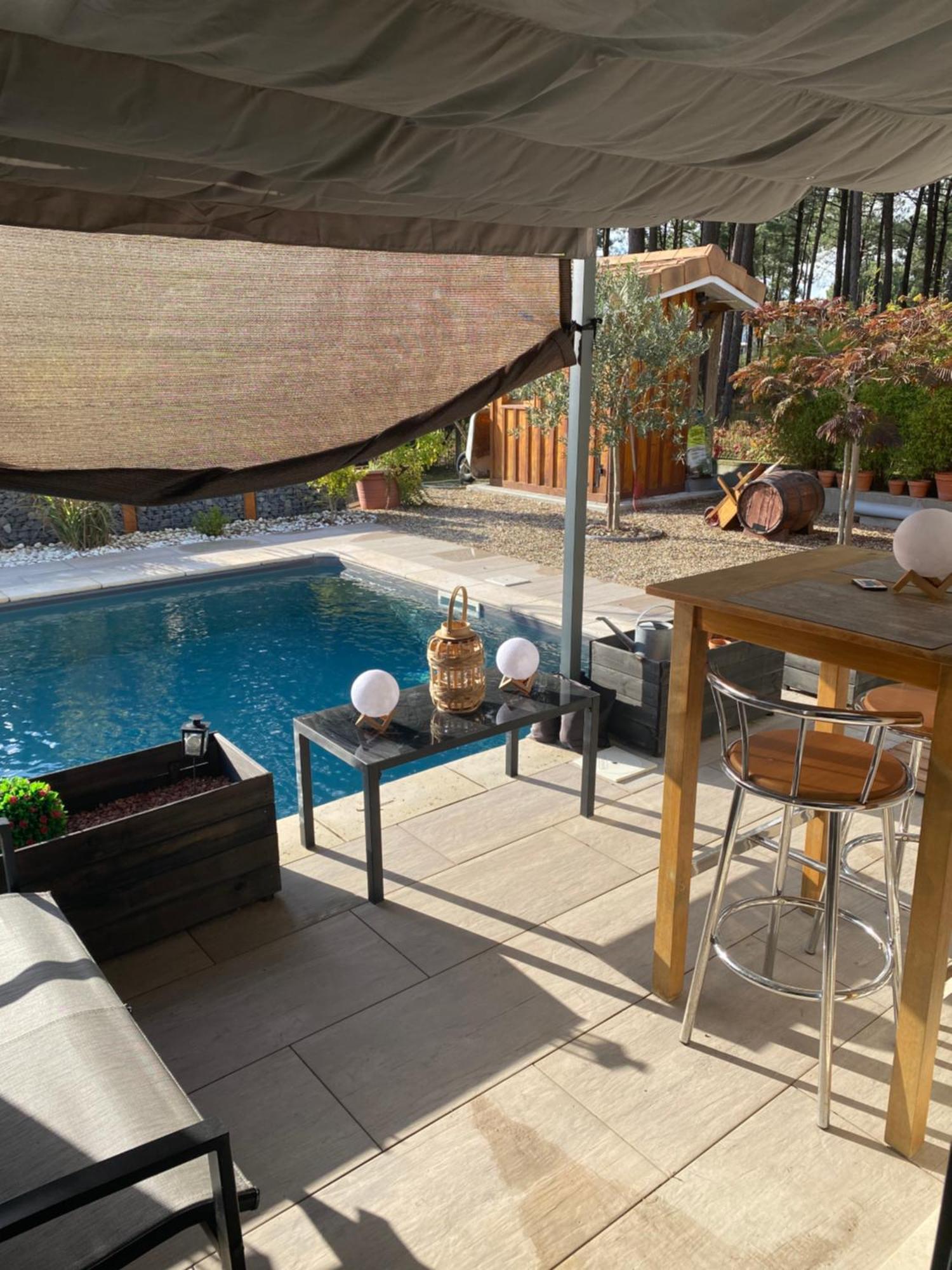 Escale Sur Le Bassin Cosy Sous Les Pins